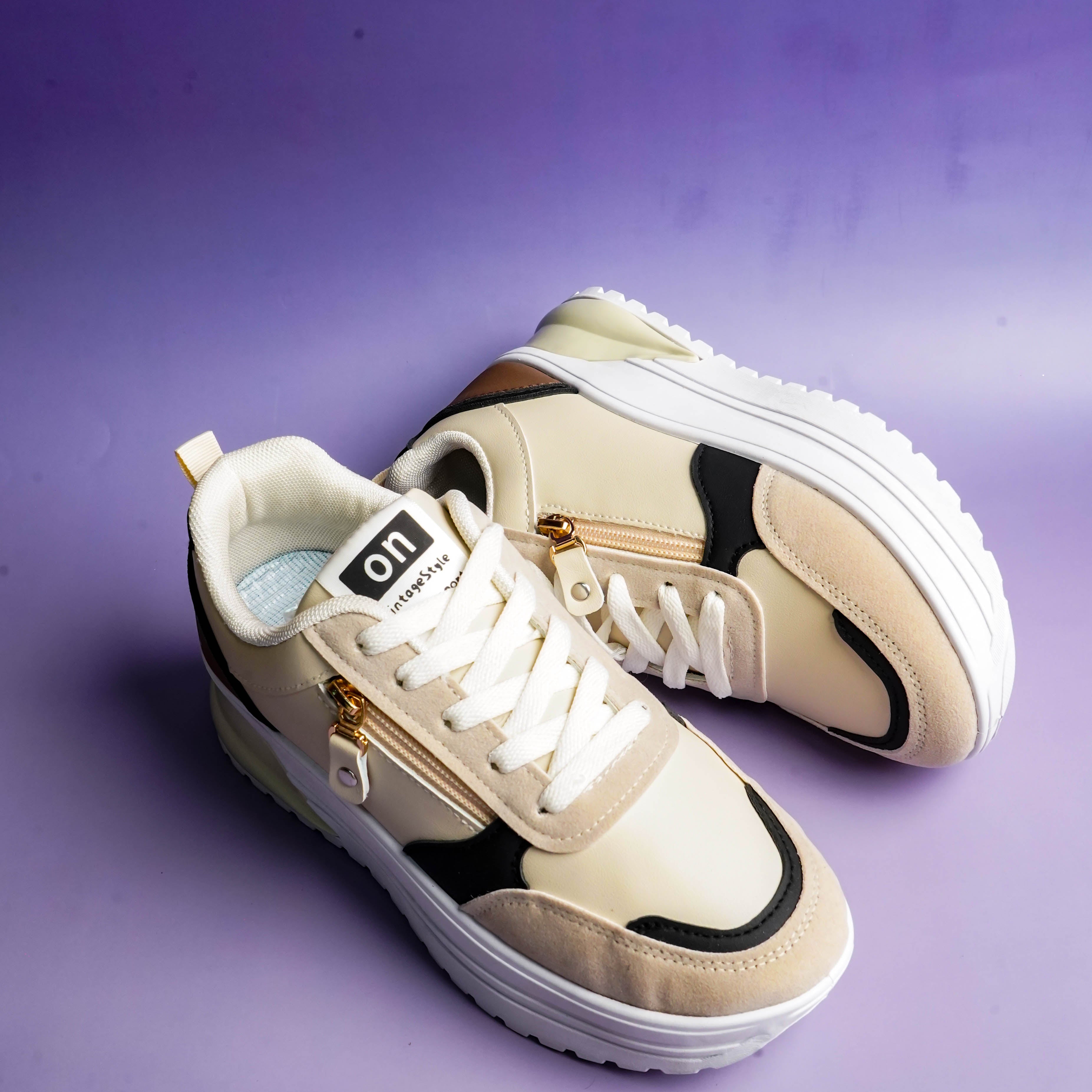 NovaWalk Beige & Black