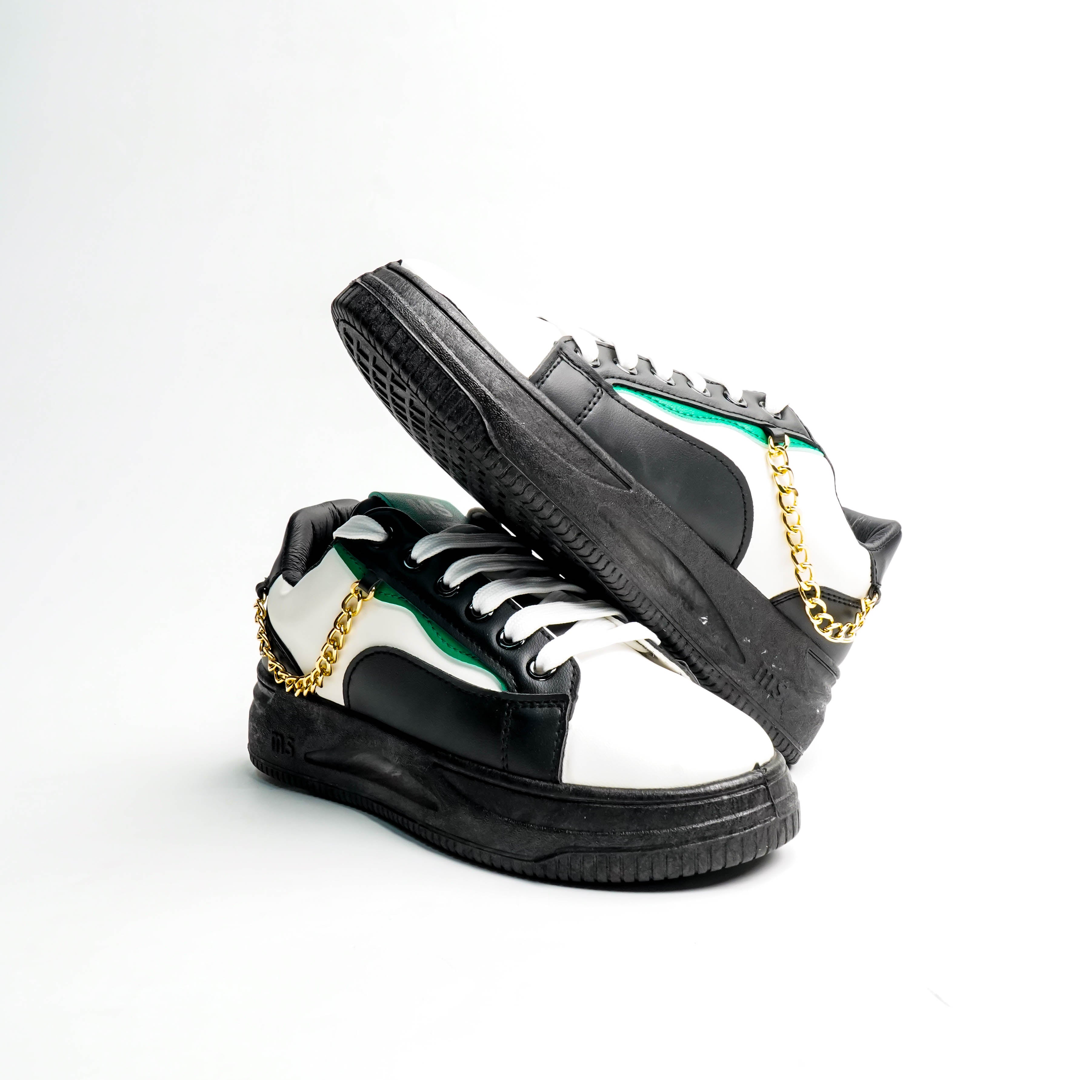 UrbanEase Black & White