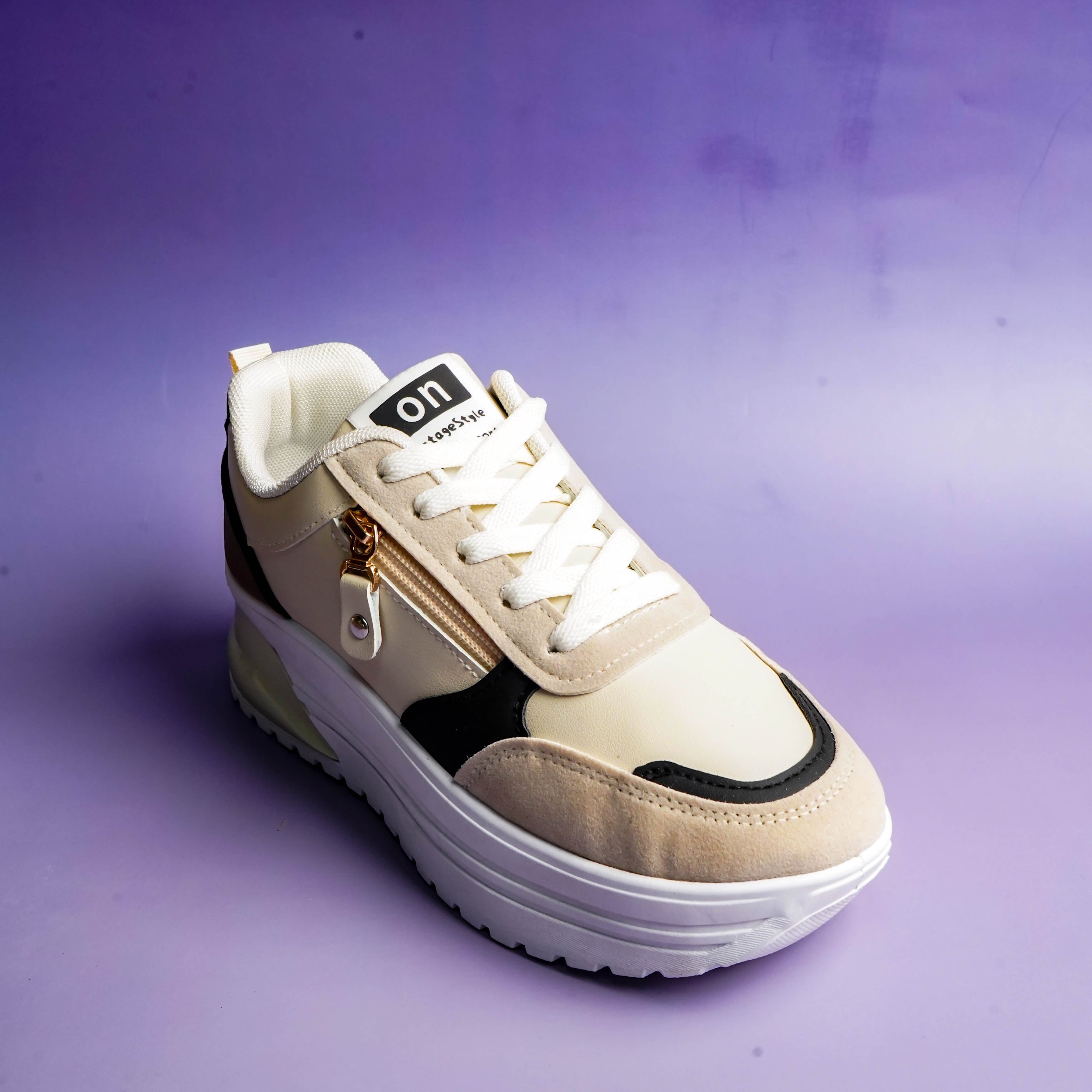 NovaWalk Beige & Black