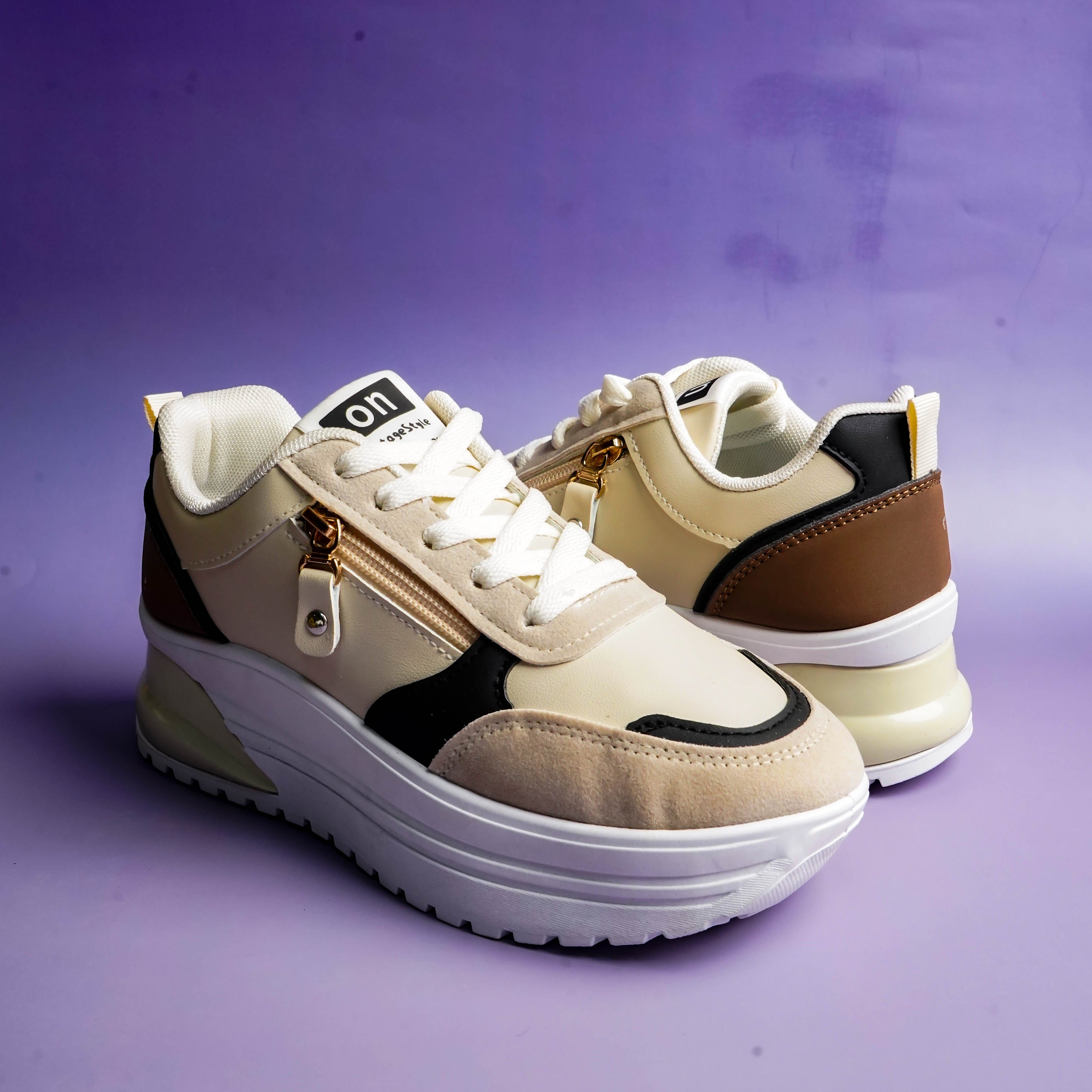 NovaWalk Beige & Black